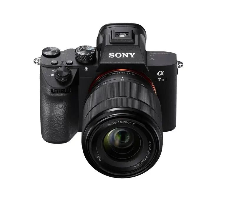 Sony Alpha 7 III mit 28–70 mm Objektiv