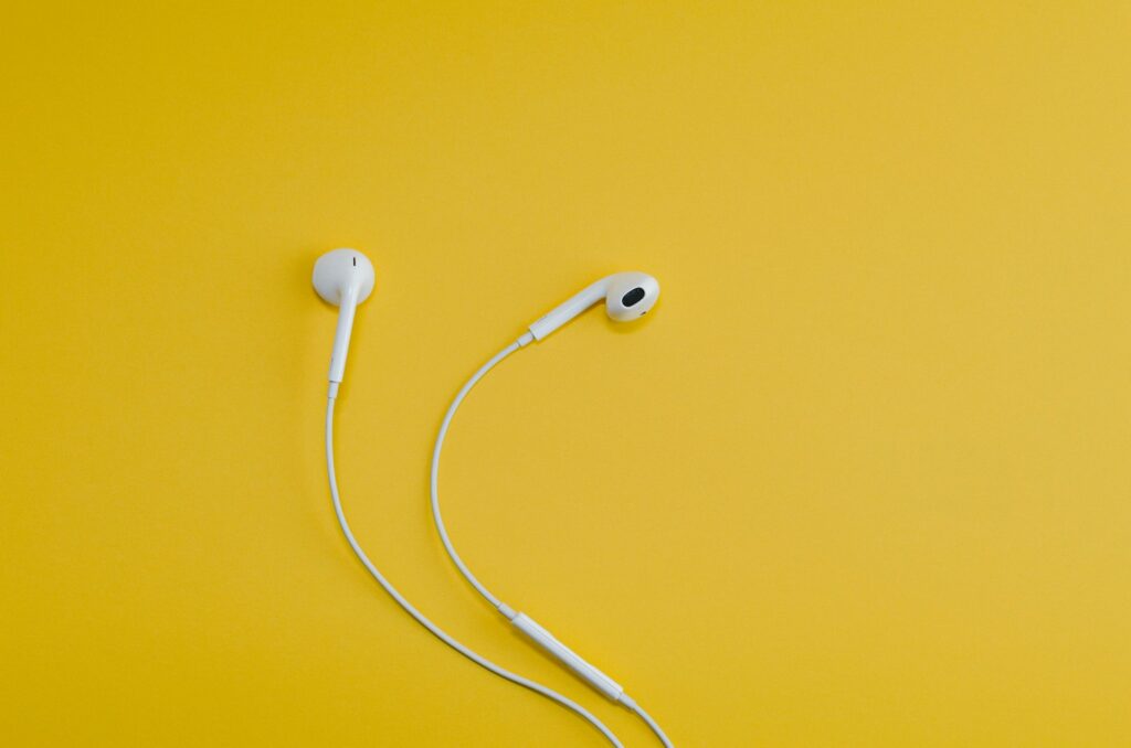 Galaxy Buds On: Samsung steigt mit FCC-Zertifizierung in den Markt für Clip-Kopfhörer ein