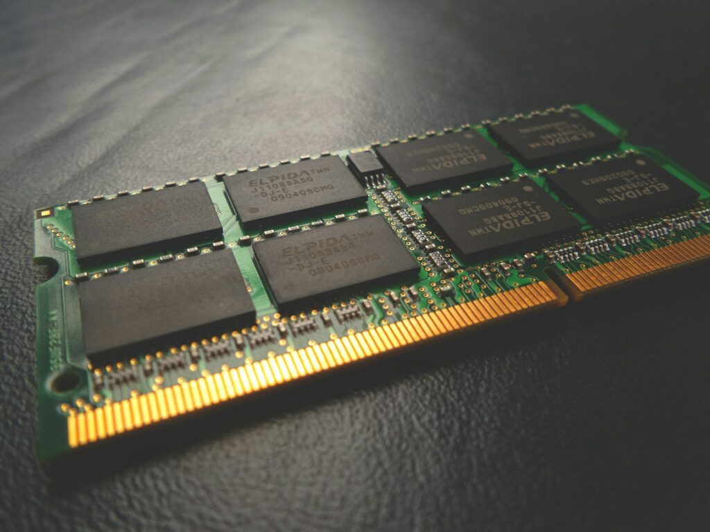 Krise bei RAM-Modulen: Wie der KI-Boom Hardware-Hersteller trifft