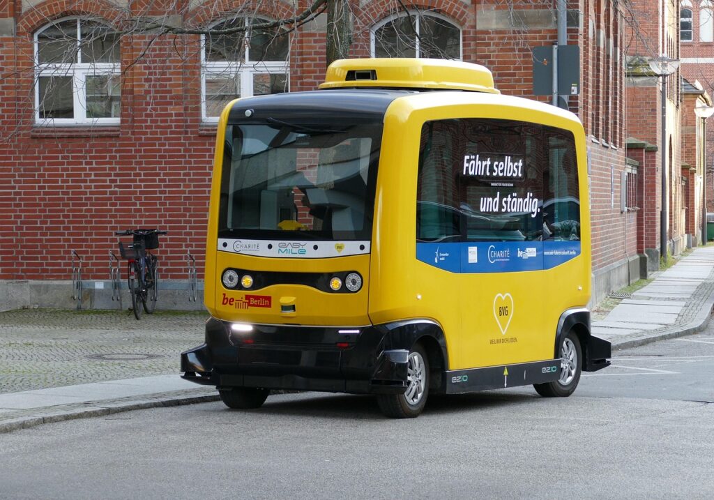 Lidl und Einride testen kabinenlose autonome Elektro-Lkw in Deutschland