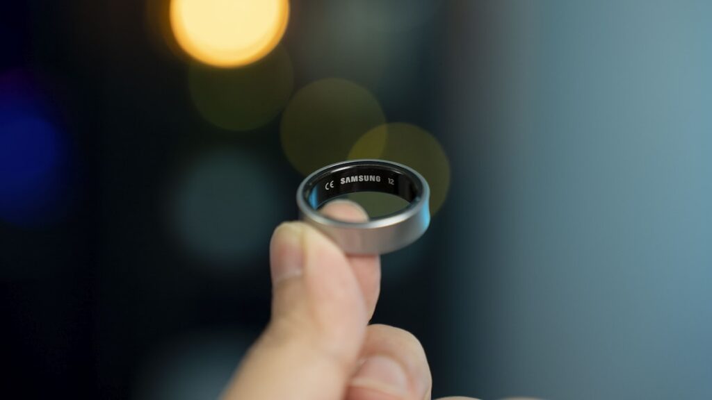Smart Ring in der Hand – Symbolbild Smart Rings auf der IFA 2026