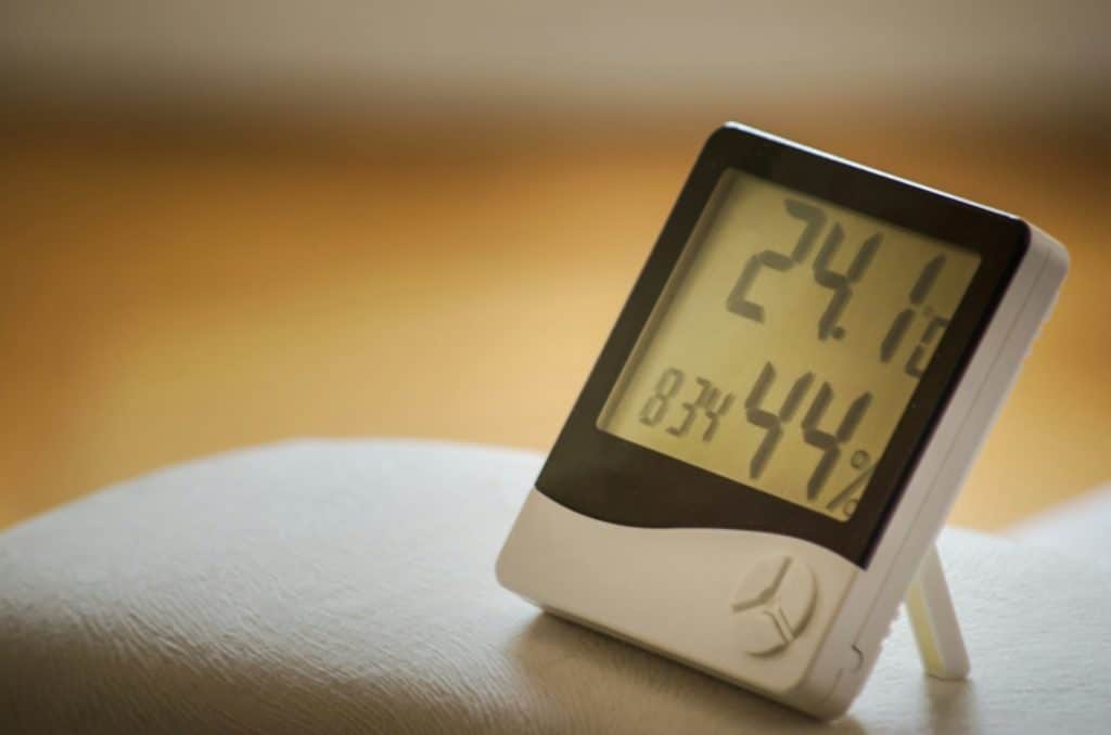 Hygrometer zeigt die aktuelle Luftfeuchtigkeit für einen Home Assistant Luftbefeuchter an